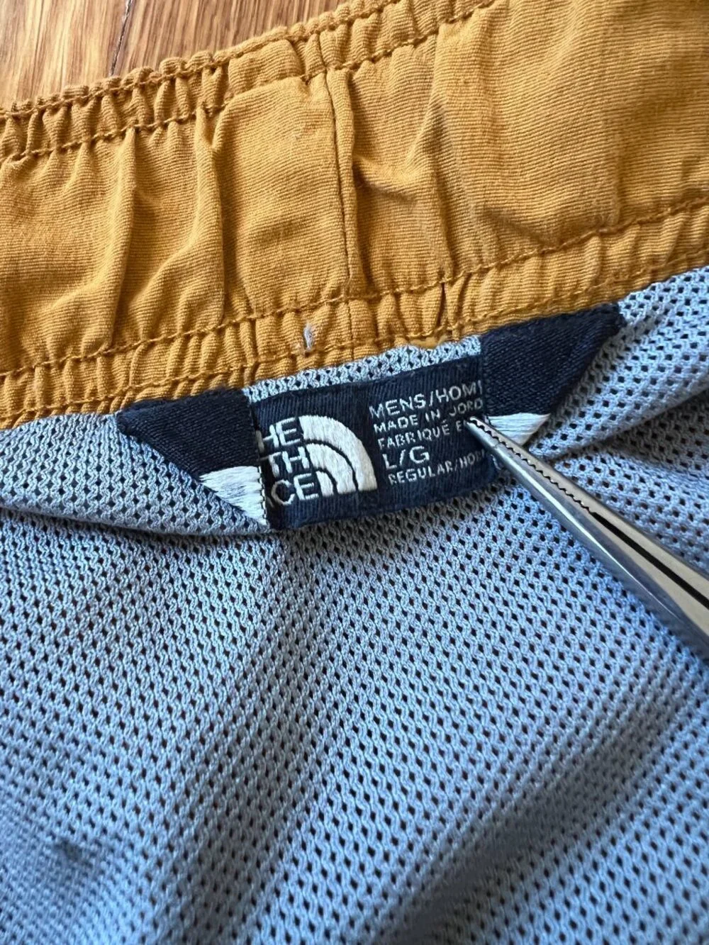 The North Face Class V Belted Trunk Marigold Nylon Shorts (NFOA3T2K) - Men's L